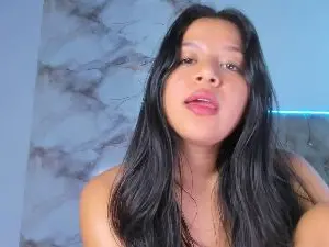 Clara4w  live sex cam
