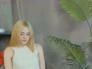 DelphineCroff  live sex cam