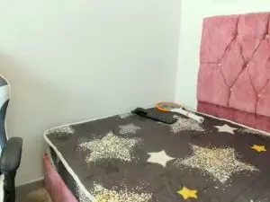 Skarleth018  live sex cam