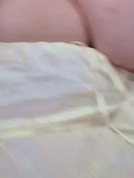 Cloudynine  live sex cam