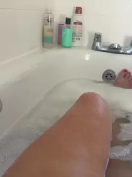 Curvycurlycutie  live sex cam