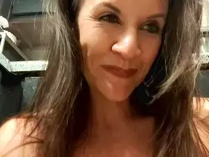 Easy_Briezy20  live sex cam