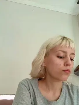 Emi_laura  live sex cam