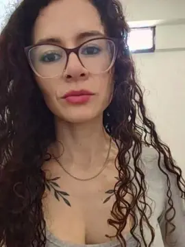 Nanuxxx1  live sex cam