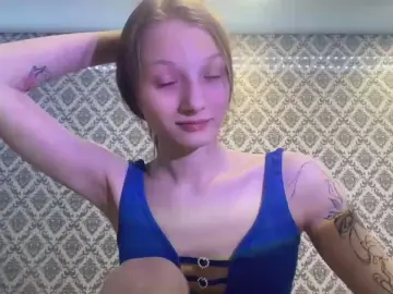 SukAvans  live sex cam