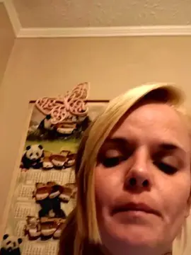 Eazy_breezy  live sex cam