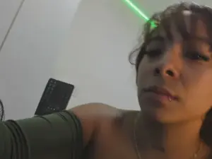 Elenna3  live sex cam