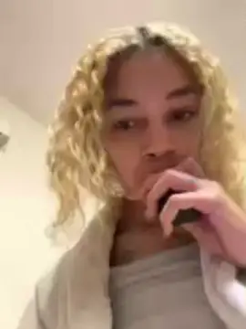 Justdonutcare  live sex cam