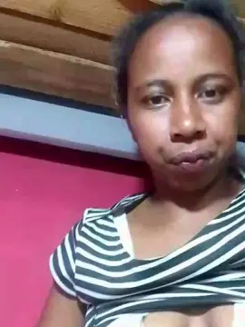 Eugenah2  live sex cam