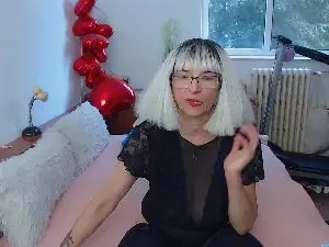 MilfDolores  live sex cam