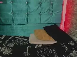 Kloee22  live sex cam