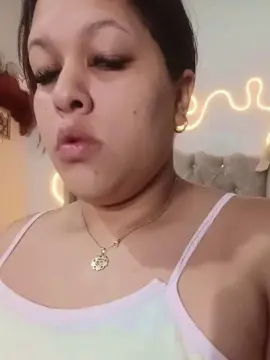 Hosanna1  live sex cam