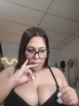 Hosanna1  live sex cam