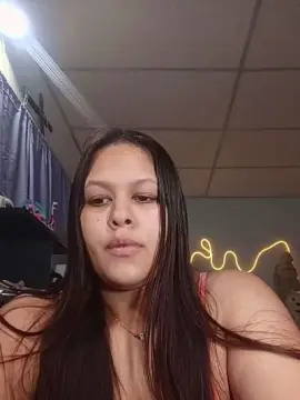 Hosanna1  live sex cam