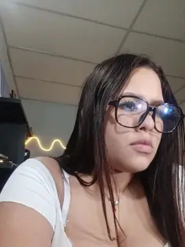 Hosanna1  live sex cam