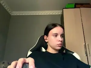 Caramelutaste  live sex cam