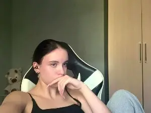 Caramelutaste  live sex cam