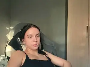 Caramelutaste  live sex cam