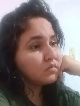 Sarafemmur  live sex cam