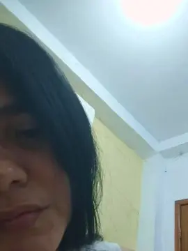 Naturaltits19  live sex cam