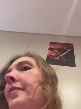 AriaDivine  live sex cam