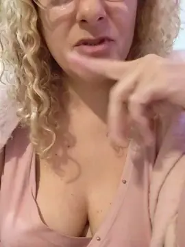 Isismilf  live sex cam
