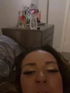 Bthicc  live sex cam