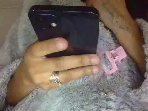 Sexykloebabe  live sex cam