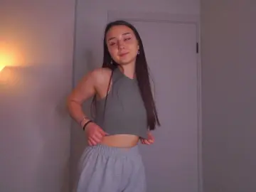 EllieLemley  live sex cam