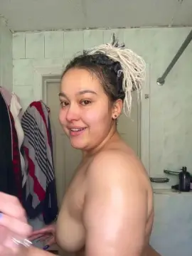 Phoebe4you  live sex cam