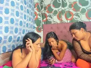 Trillizas09  live sex cam