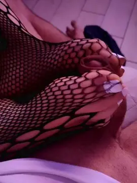 Hotfeet40  live sex cam