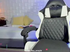 Anny_rouse24  live sex cam