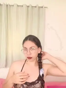 Miaessence24  live sex cam