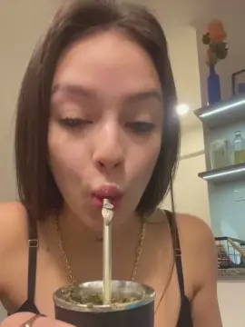 Soyyoalvarez  live sex cam