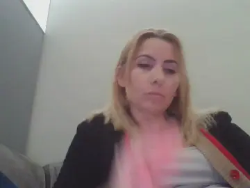 Lovesiara1  live sex cam