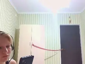 SuzannaRadics  live sex cam