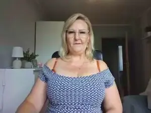 EmillyLove  live sex cam