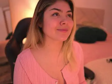 Lau_bee  live sex cam