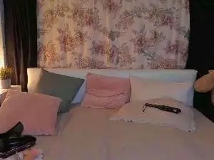RubiReed  live sex cam