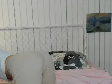 DiannReibert  live sex cam