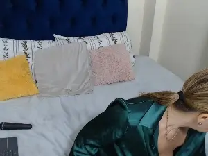 Rossanna_xxx  live sex cam