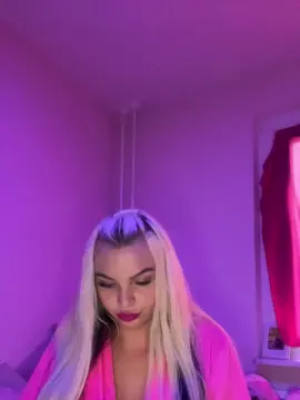 Dieeineblondee  live sex cam