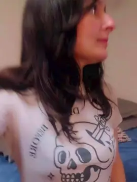 Roxannepiggy  live sex cam