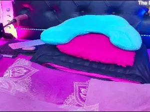 Adriana_55  live sex cam