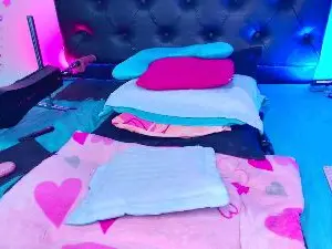 Adriana_55  live sex cam