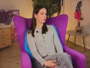 CarolyneNeese  live sex cam