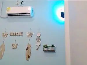 Hotlatinaluna23  live sex cam