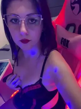 FabiGarcia24  live sex cam