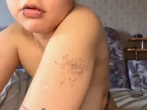 ElwandaEyster  live sex cam